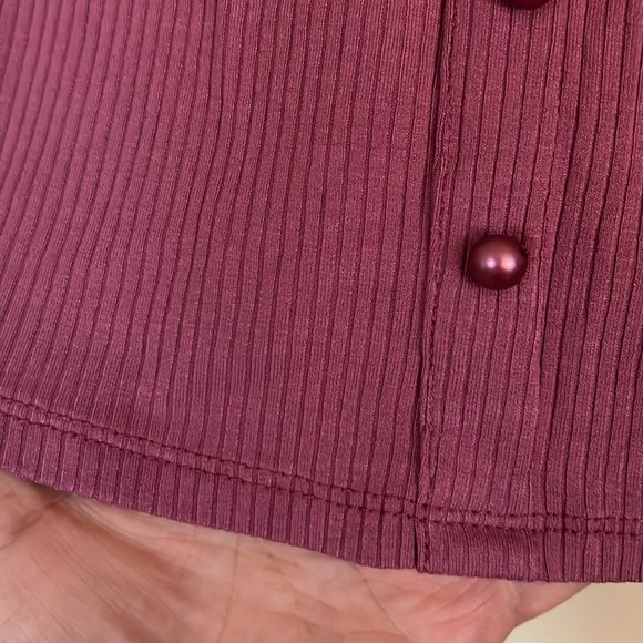 POPULAR 21 Mauve Pink Cropped Ribbed Knit Top w/Buttons, Size Medium, GUC. - Picture 6 of 7